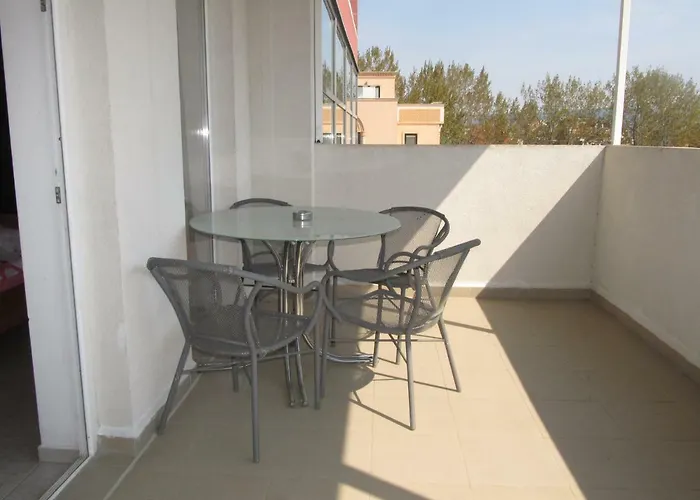 Cote D'azure Apartahotel